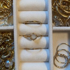 GOLD RINGS SET OF THREE